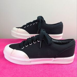 Enzo Angiolini Sneakers  